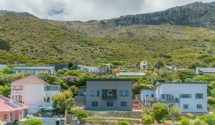 To Let 4 Bedroom Property for Rent in St James Western Cape